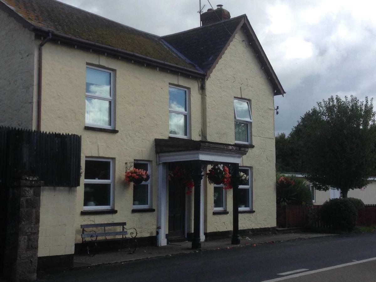 Crossways Tavern Exeter Exterior photo
